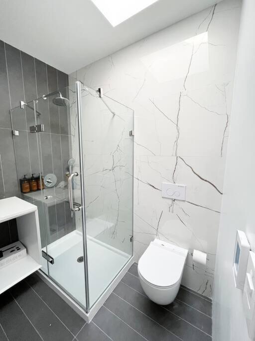 New Beautiful Modern One Bedroom Apt In Brooklyn At Rem-Casa New York Exterior photo